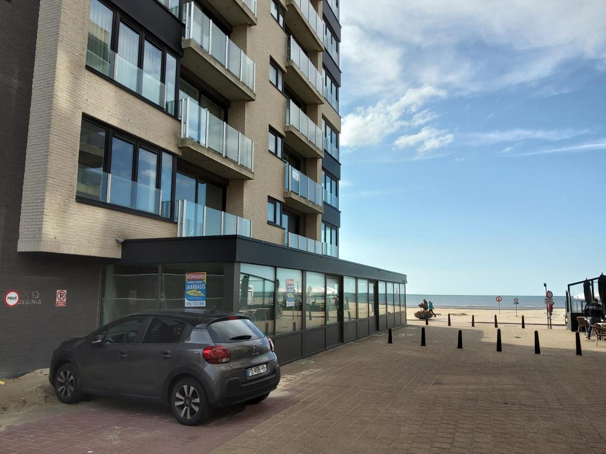 Koksijde Zeedijk La Digue 102 Appartement Met Garage - Lateraal Zeezicht Exterior photo